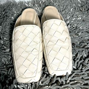 Leather, NAPOLEONI Mules, Made in Italy NWOT
Braided Ivory/Beige Size 39/8.5 US